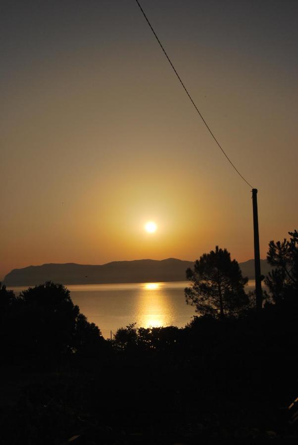 Casa Vacanze La Terrazza Sul Golfo 카스텔라마레델골포 외부 사진