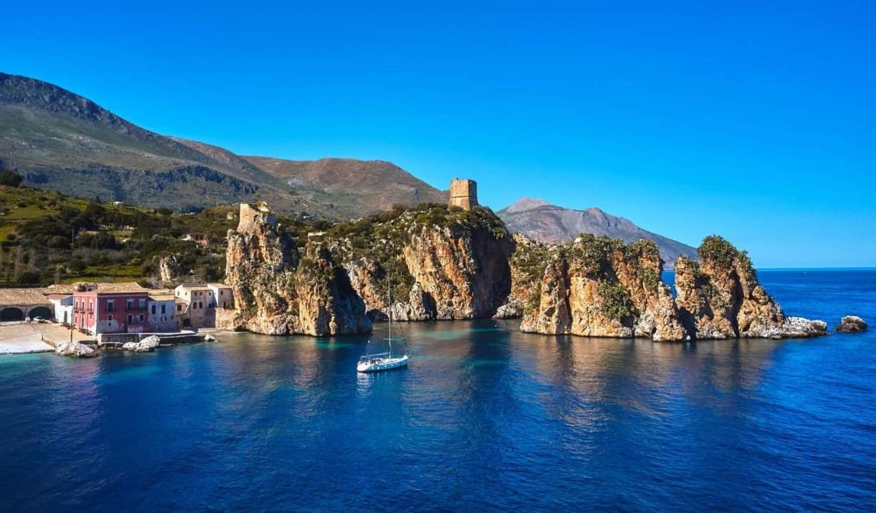 Casa Vacanze La Terrazza Sul Golfo 카스텔라마레델골포 외부 사진