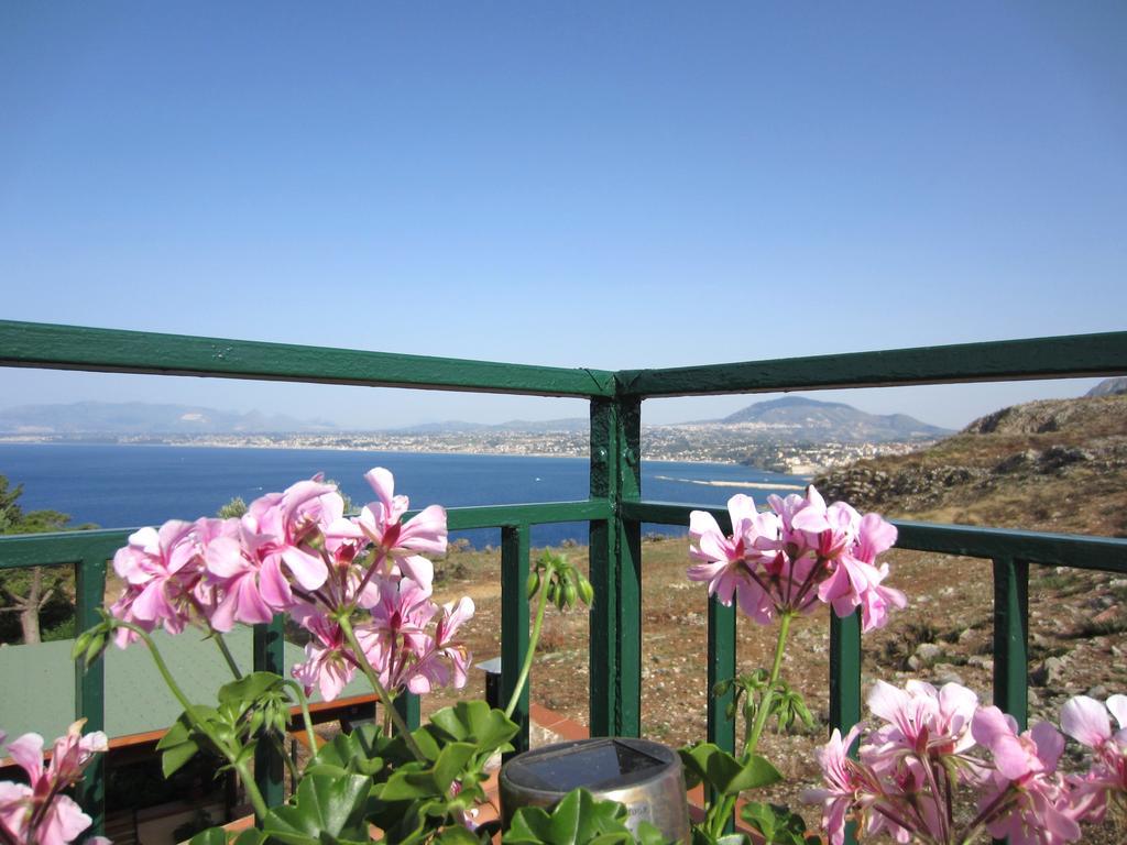 Casa Vacanze La Terrazza Sul Golfo 카스텔라마레델골포 외부 사진