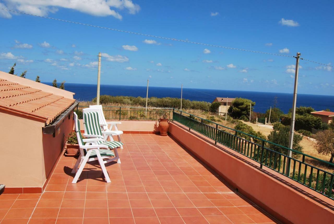 Casa Vacanze La Terrazza Sul Golfo 카스텔라마레델골포 외부 사진