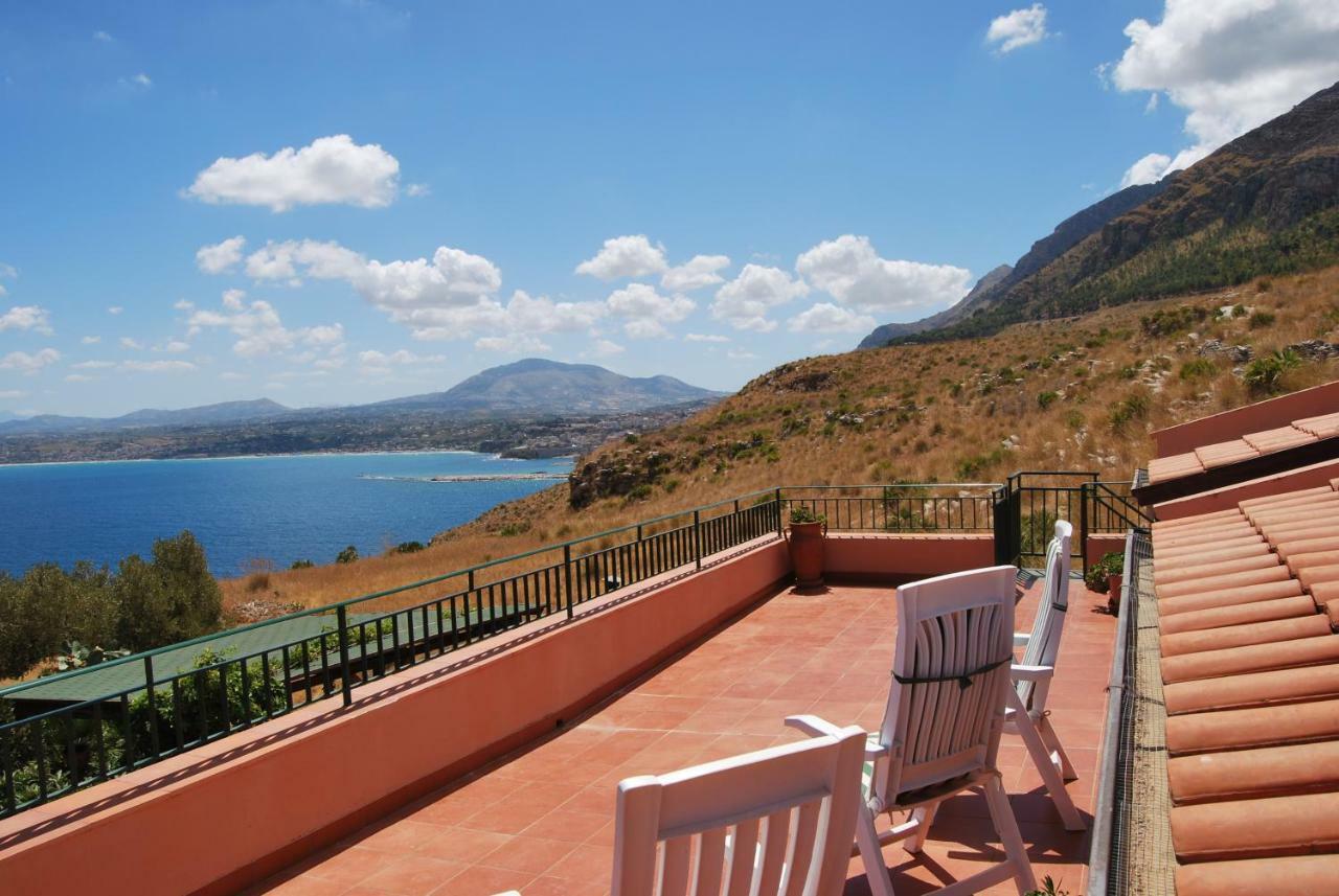 Casa Vacanze La Terrazza Sul Golfo 카스텔라마레델골포 외부 사진