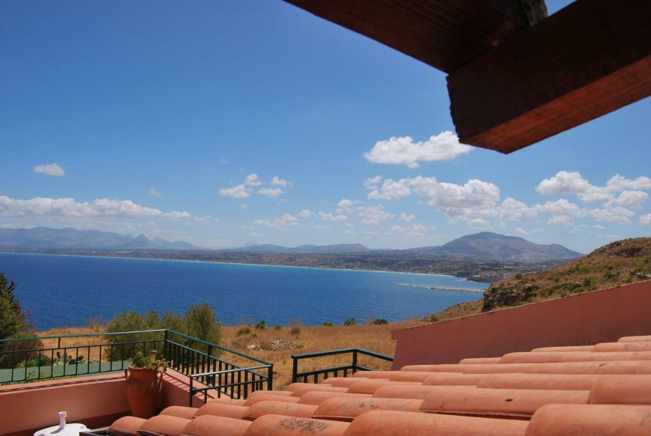 Casa Vacanze La Terrazza Sul Golfo 카스텔라마레델골포 외부 사진