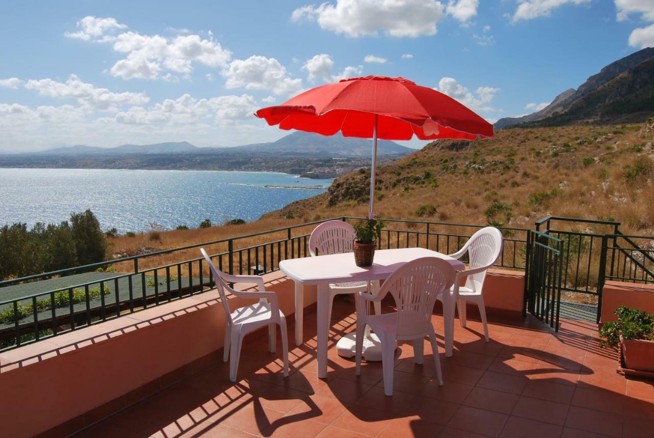 Casa Vacanze La Terrazza Sul Golfo 카스텔라마레델골포 외부 사진