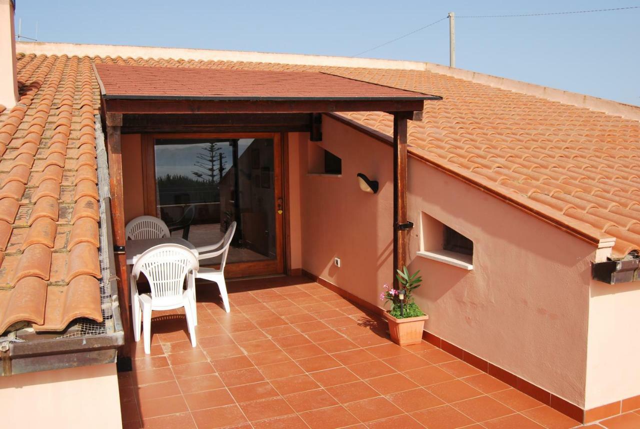 Casa Vacanze La Terrazza Sul Golfo 카스텔라마레델골포 외부 사진
