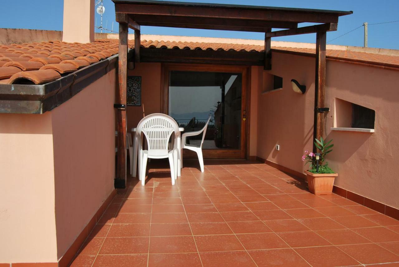 Casa Vacanze La Terrazza Sul Golfo 카스텔라마레델골포 외부 사진
