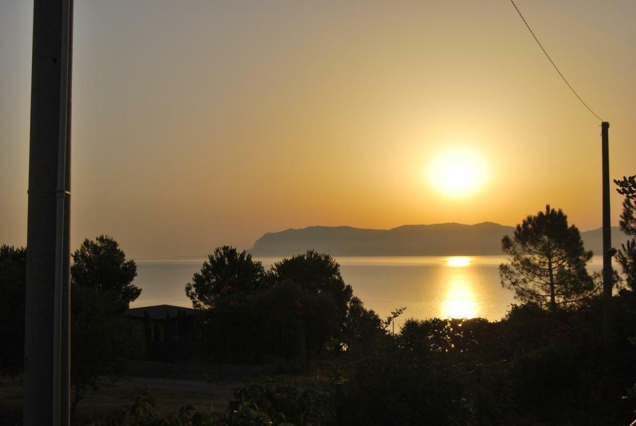 Casa Vacanze La Terrazza Sul Golfo 카스텔라마레델골포 외부 사진